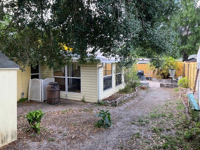 Foto del edificio - 2909 Cedaridge Dr