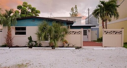 Building Photo - 14906 N Bayshore Dr