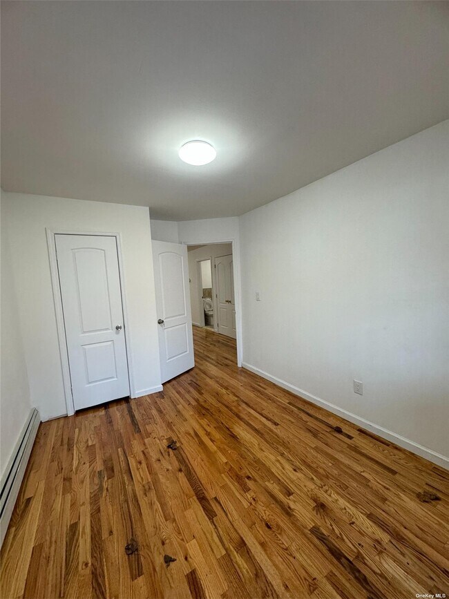 Foto del edificio - 1049 E 226th St