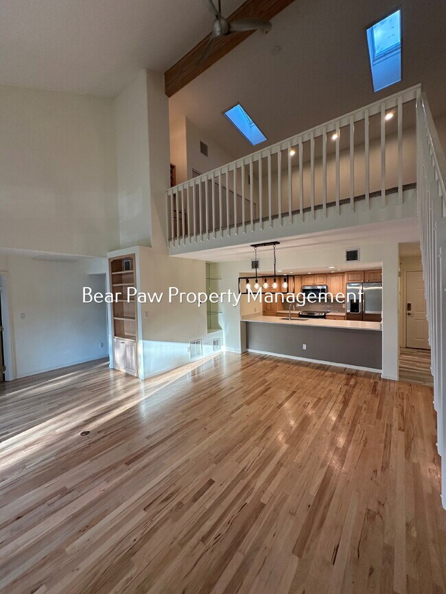 Foto del edificio - "Charming 2-Bed, 2-Bath Condo in Genesee, CO"