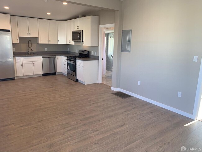 Building Photo - 1299 Fitzgerald Ave