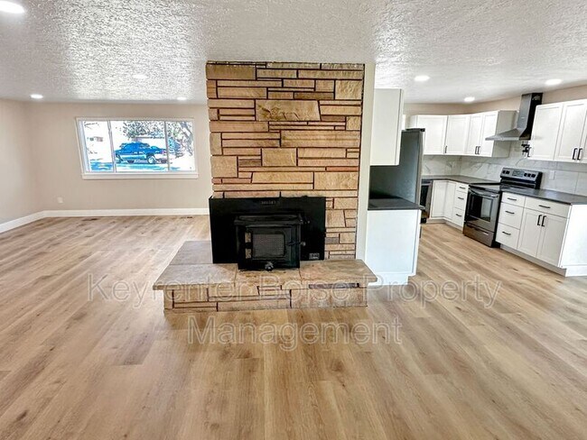 Foto del edificio - 8605 W Winchester Dr