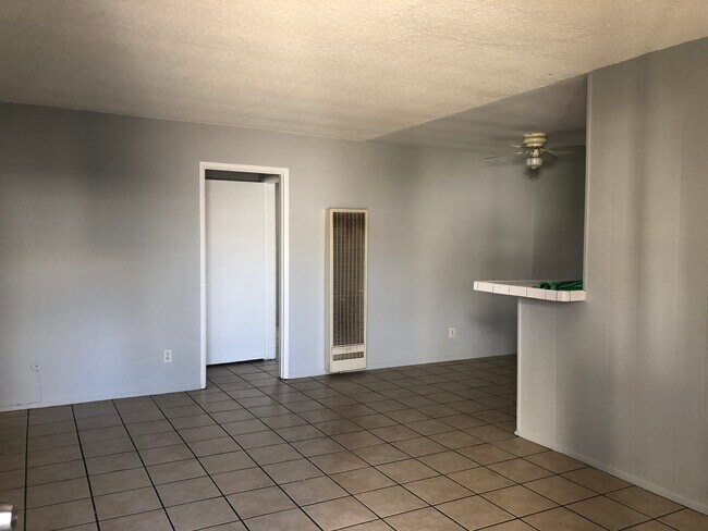 Building Photo - 7405 Hazeltine Ave