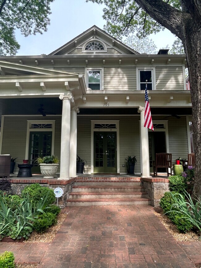 Foto del edificio - 795 Myrtle St NE