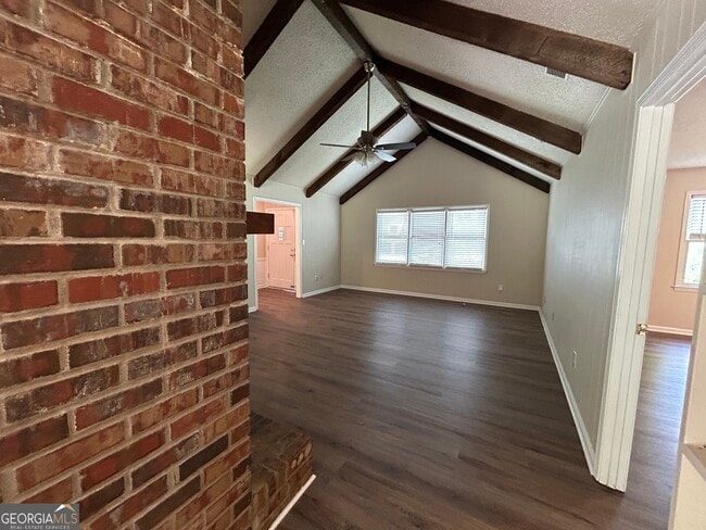 Foto del edificio - 115 Shady Grove Ln