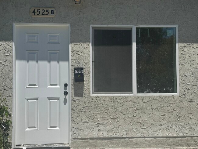 Foto del edificio - 4525 Dunsmore Ave