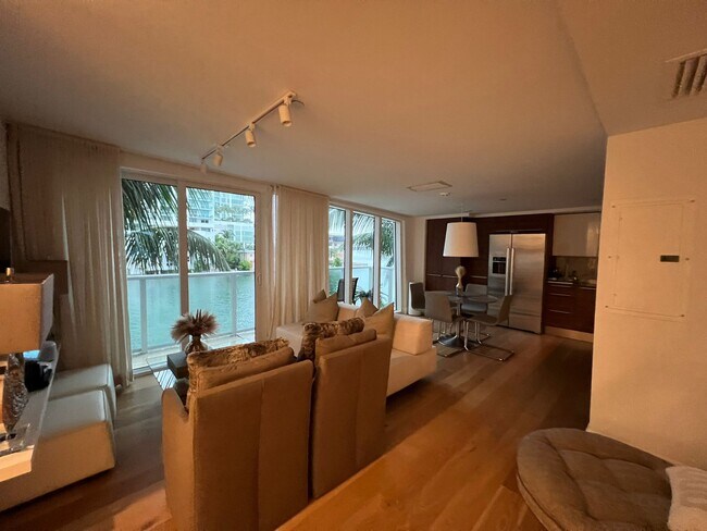 Foto del edificio - 601 NE 27th St
