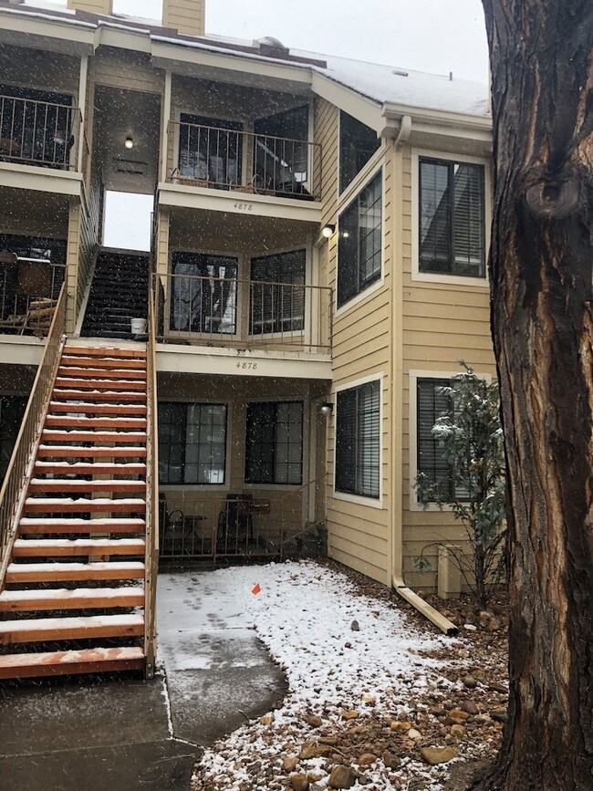 Foto del edificio - 4878 E Kentucky Ave