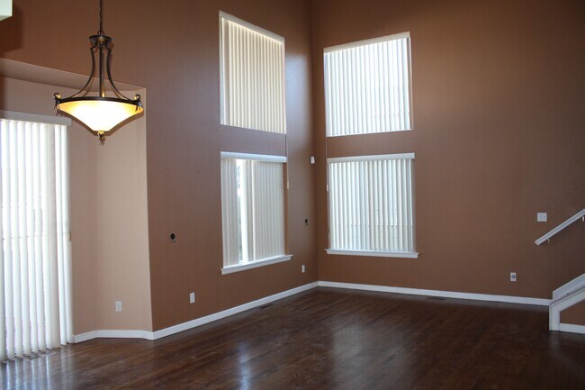 Great room - 5937 S Yampa St