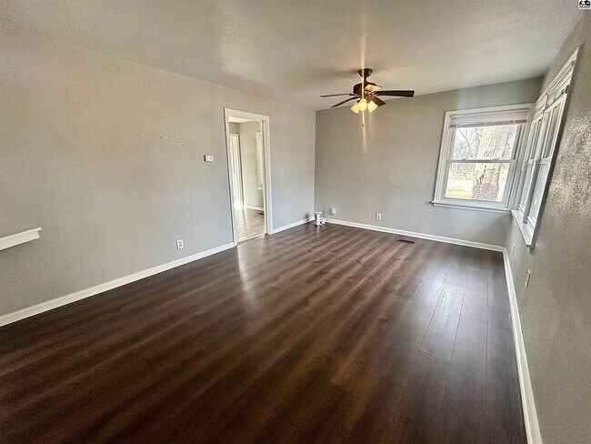 Foto del edificio - 619 N Grandview St
