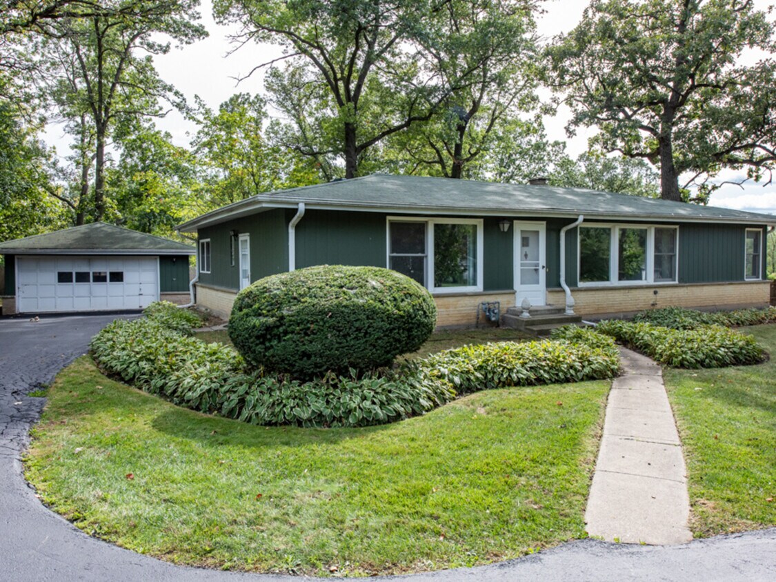 1212 Quassey Ave, Lake Bluff, IL 60044 House Rental in Lake Bluff, IL