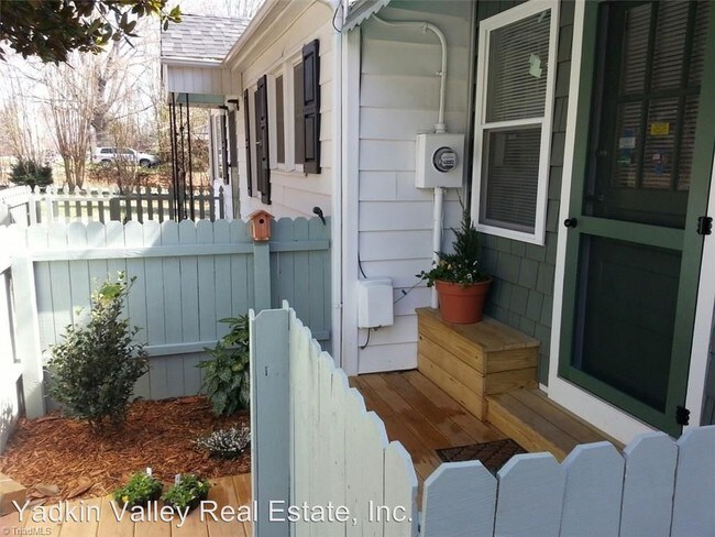 Foto del edificio - 3 br, 2 bath House - 4416 Spainhour Mill Road