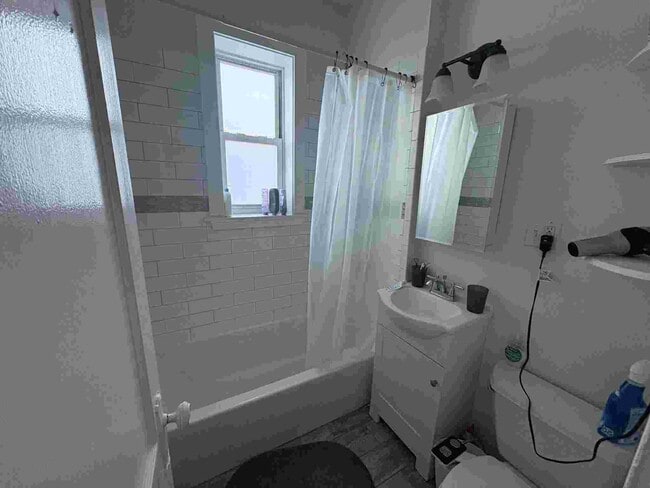 Building Photo - 39 Hemenway St
