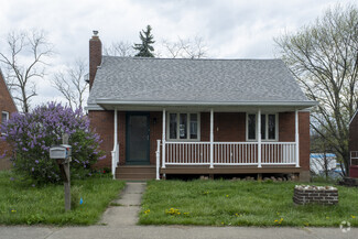 Building Photo - 713 Overhill Dr