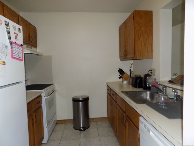 Building Photo - 112 Willow Springs