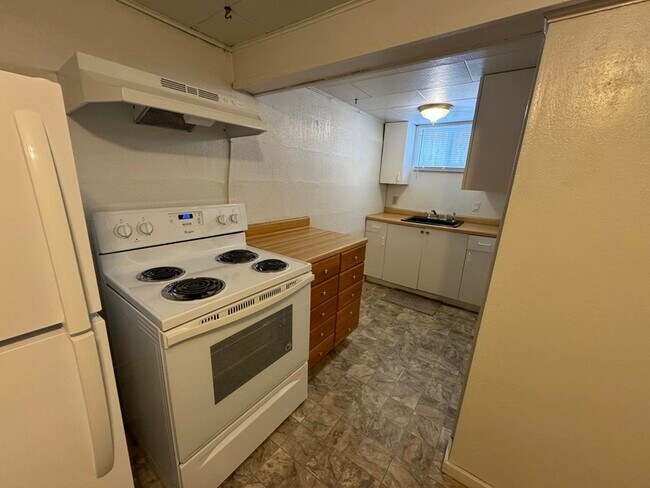 Building Photo - 504 7th Street West - 2