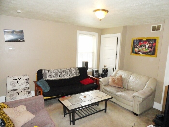 1400 Beechview Ave Unit 2nd Floor, Pittsburgh, PA 15216 Apartment for Rent in Pittsburgh, PA