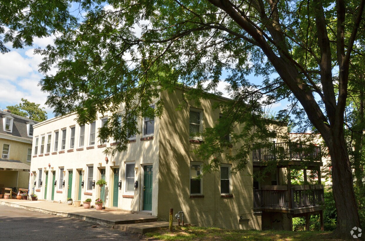 Building Photo - 1115 Radcliffe St