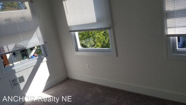 Building Photo - 3 br, 2.5 bath House - 531 N. 59th St.