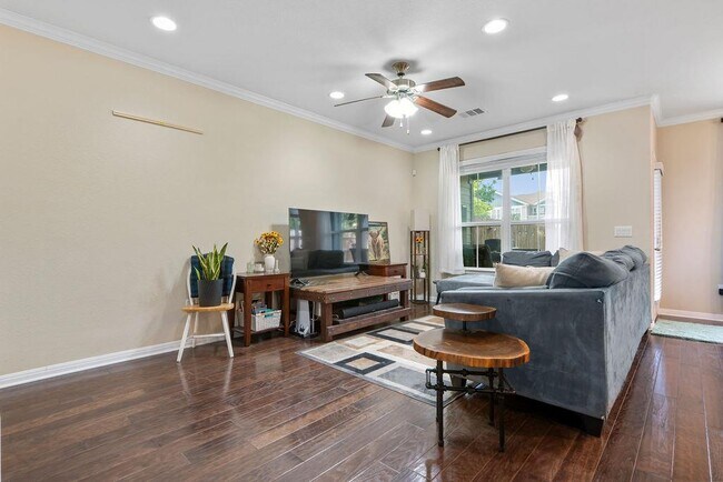 Foto del edificio - 13400 Briarwick Dr