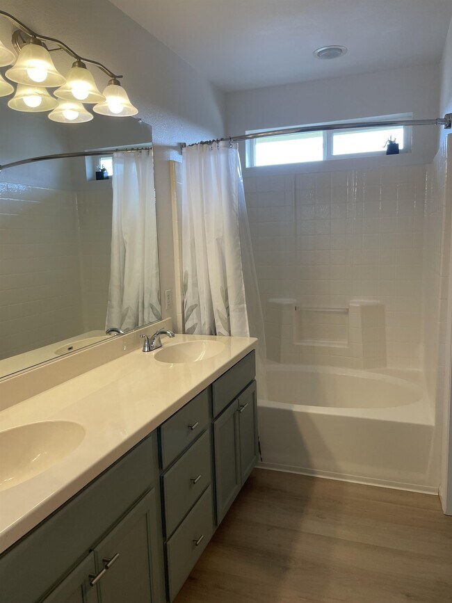 Foto del edificio - 1635 Hamlet Ln