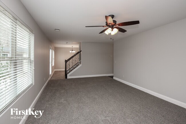 Foto del edificio - 90 Rand Way