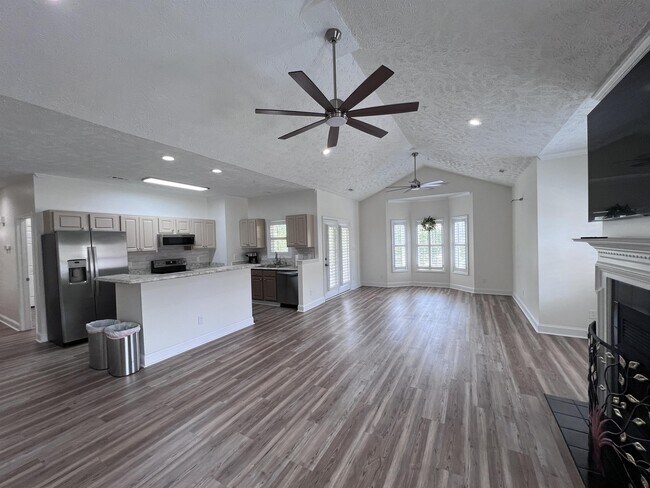 Foto del edificio - 812 Sage Creek Ln