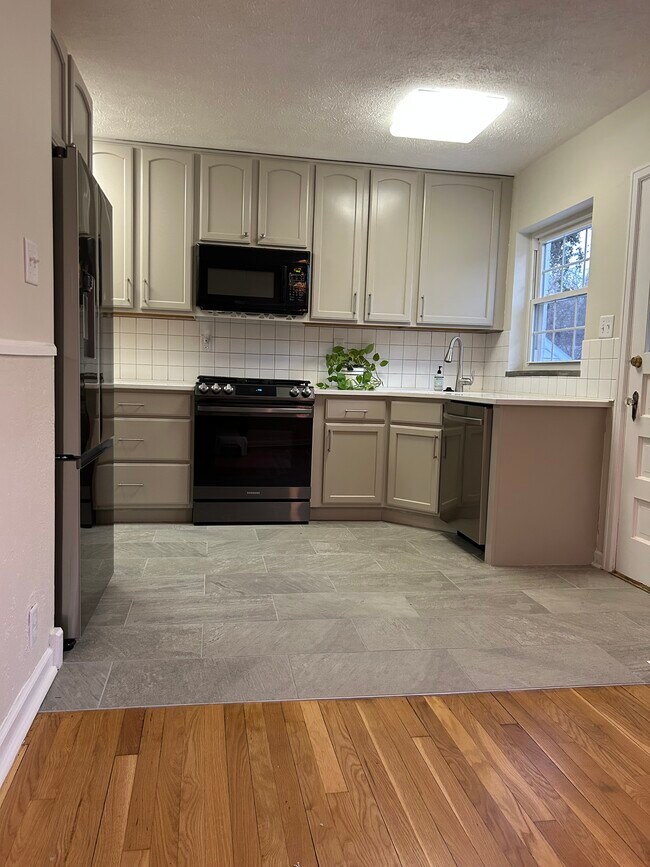 Foto del edificio - 629 Orlando Ter