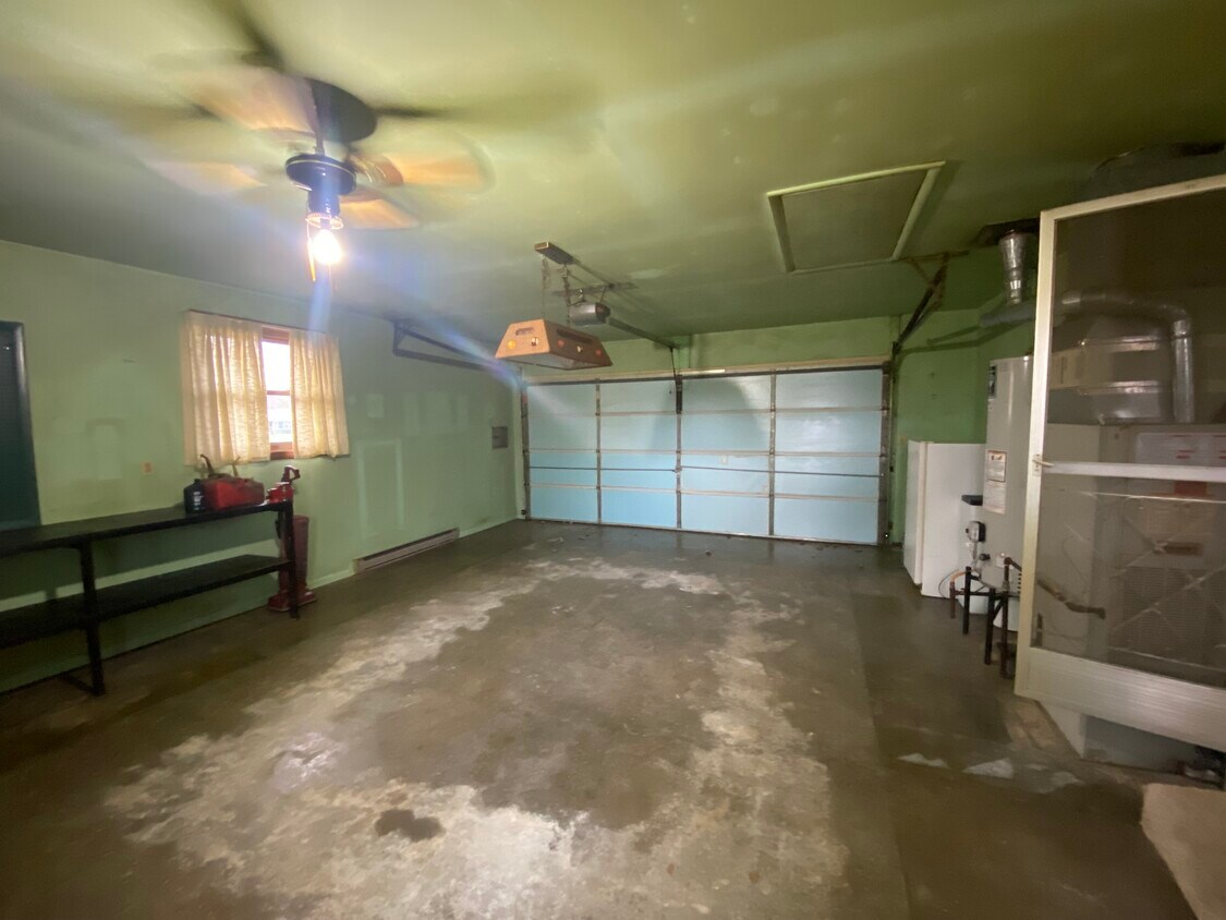 Foto principal - 809 Greenfield Dr