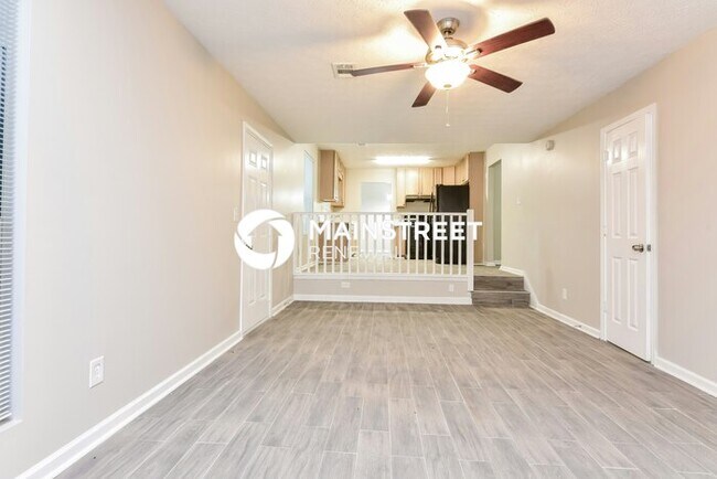 Building Photo - 3 Bedroom Pet-Friendly Home in Lithonia, GA with Main Street Renewal