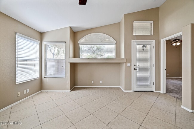 Building Photo - 7658 E Obispo Ave