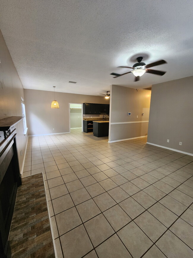 Building Photo - 100 Dunbar Loop