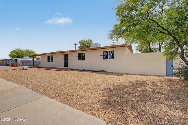 Building Photo - 2625 W Oregon St