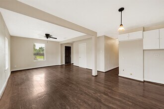 Building Photo - 7526 Bywood St