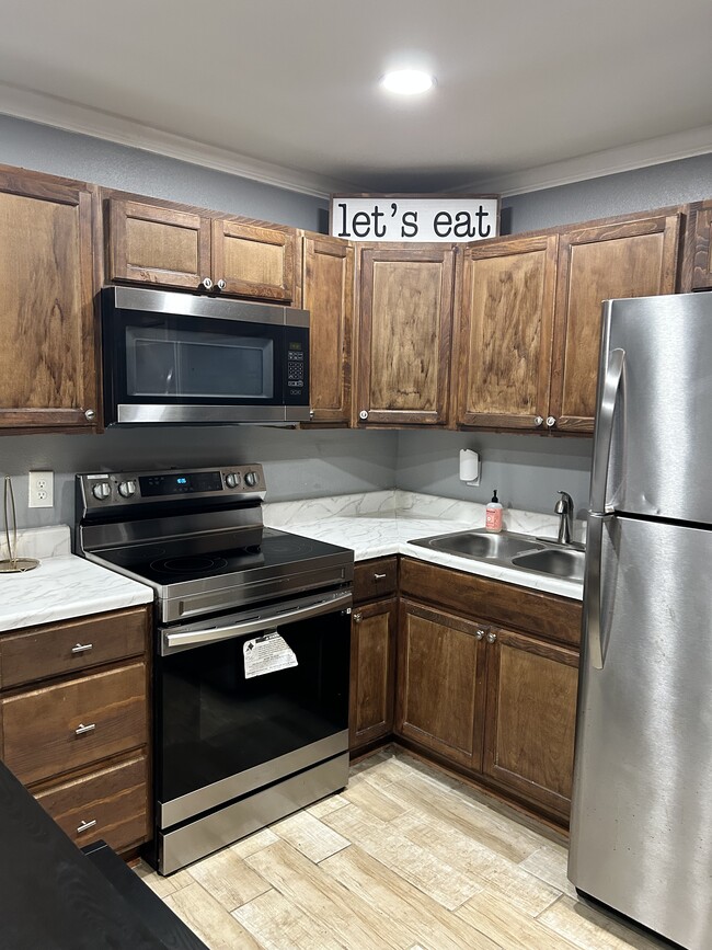 Kitchen - 279 Chatsworth St