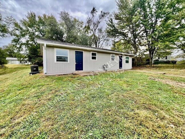 Foto del edificio - Like New 2 Bed 1 Bath Duplex in Grandview-Available NOW!!