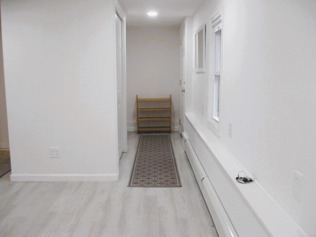 Foto del edificio - 525 Lake Rd