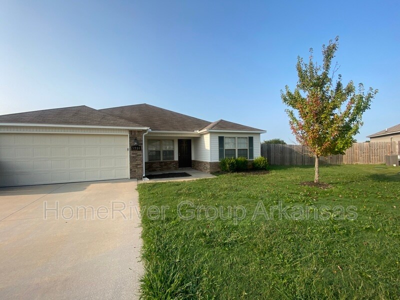 Foto principal - 3750 Alliance Dr