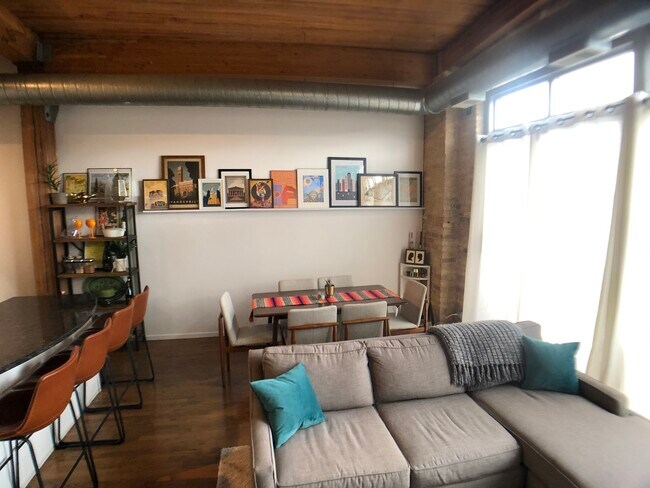 Foto del edificio - 2333 W St Paul Ave
