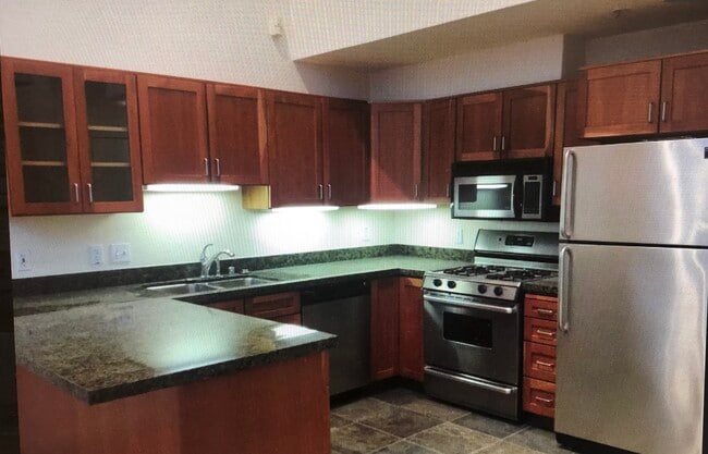 Kitchen - 950 Harrison St