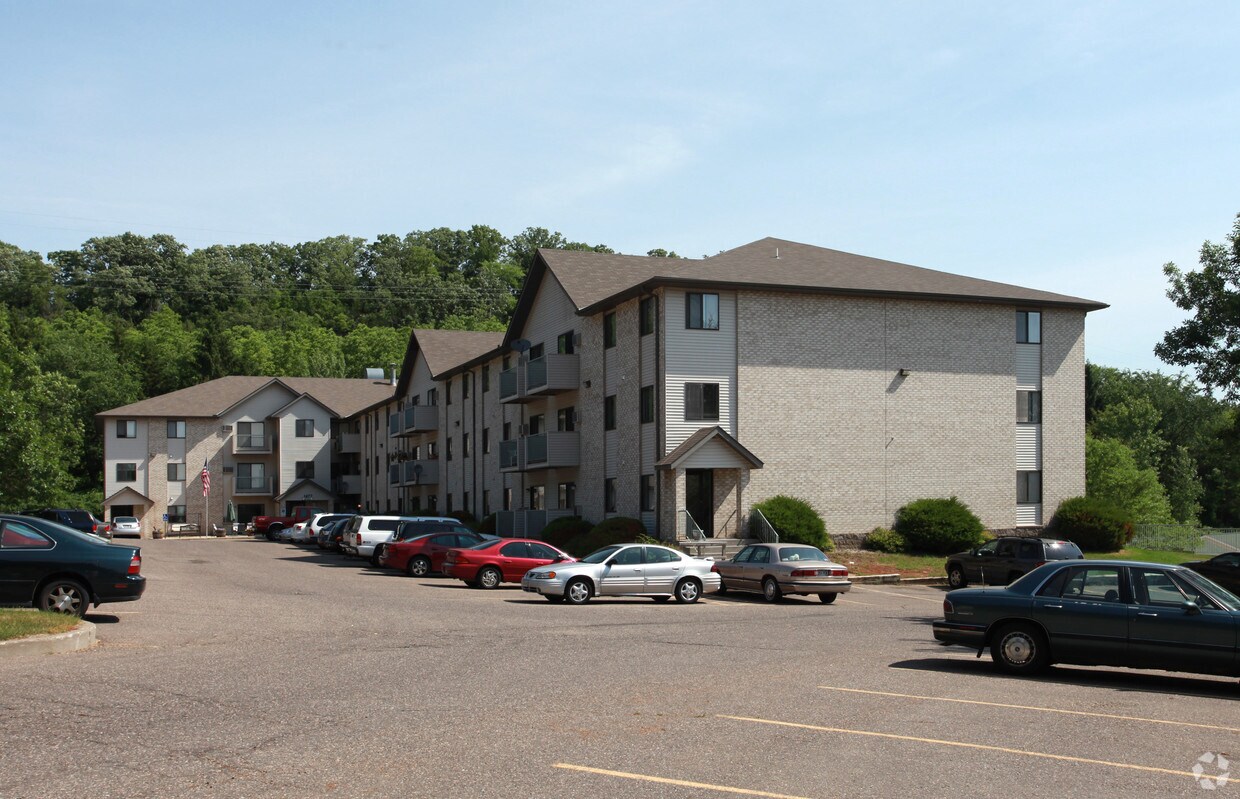 Riverside Apartments River Falls, WI
