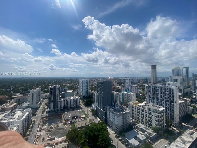Foto del edificio - 79 SW 12th St
