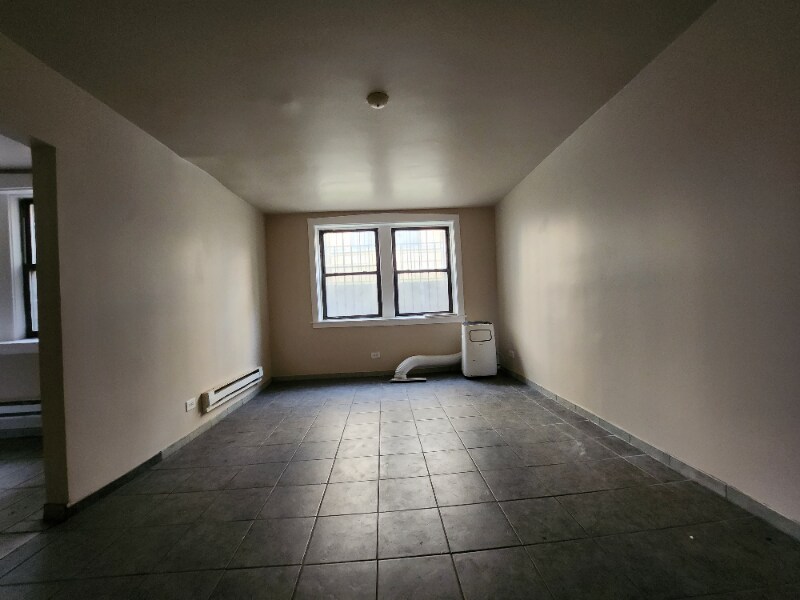 5712 W Race Ave Unit G, Chicago, IL 60644 Room for Rent in Chicago