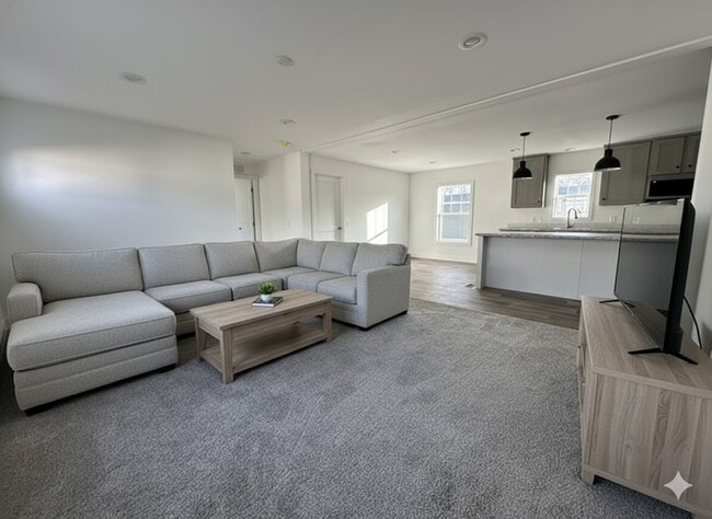 Building Photo - 7 Rainier St N