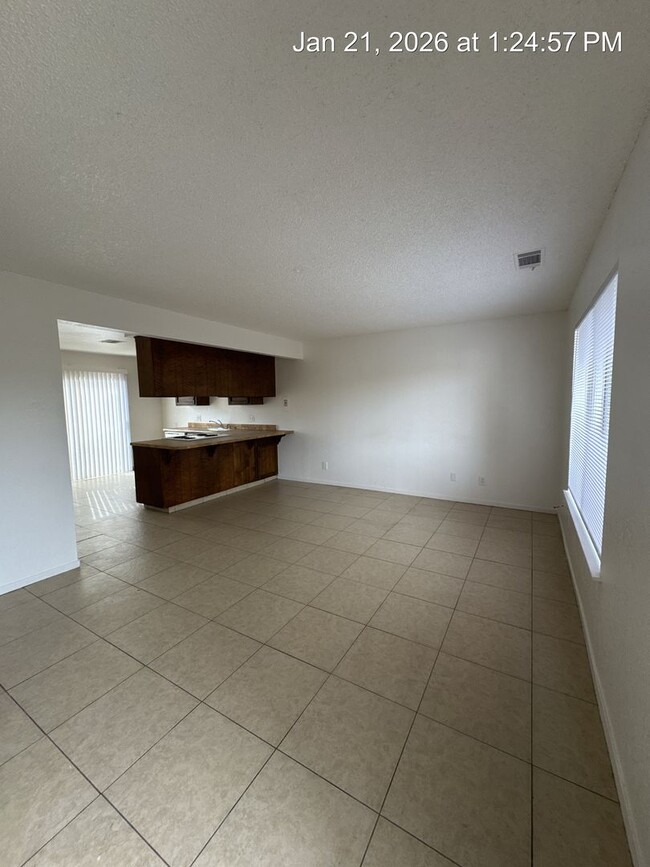 Building Photo - 2962