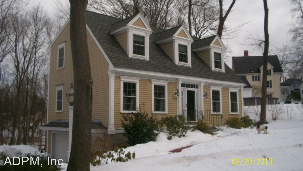 Foto principal - 3 br, 2.5 bath House - 12 Greenleaf St.