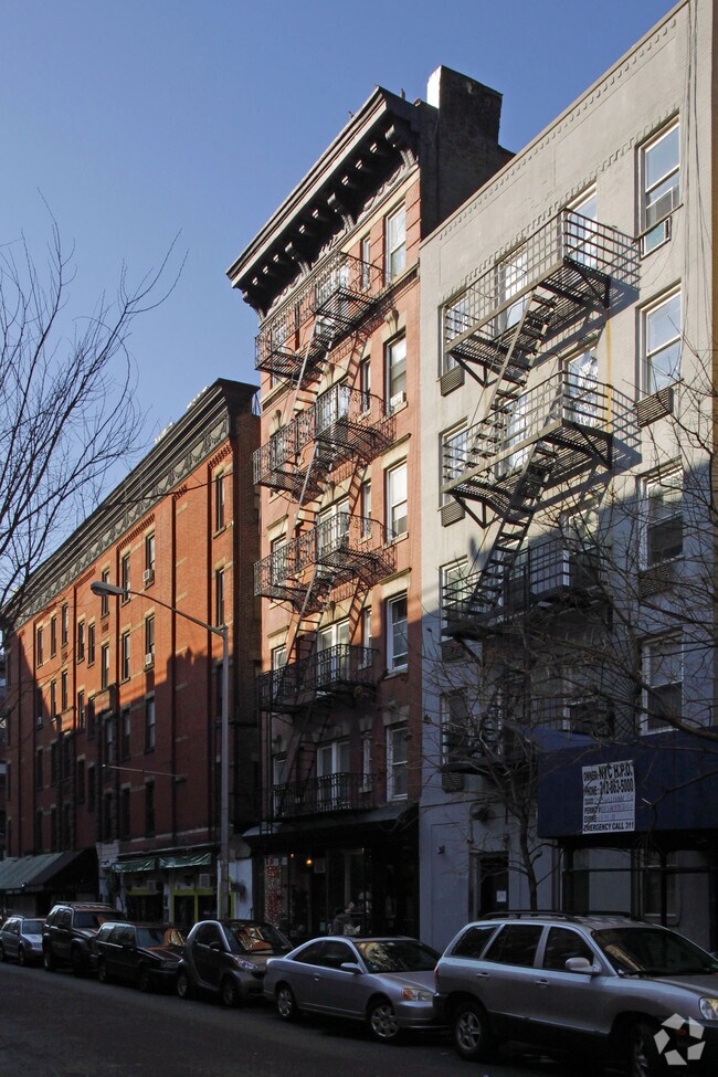 208 Sullivan St, New York, NY 10012 Apartments New York, NY