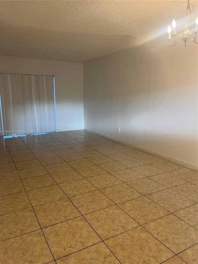 Foto del edificio - 725 NW 103rd Terrace