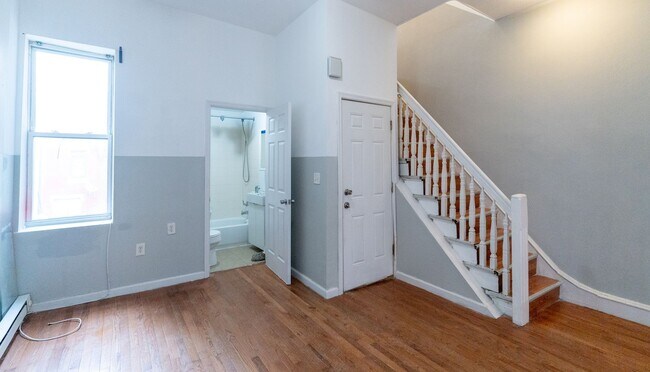 Building Photo - 2219 N 16th St