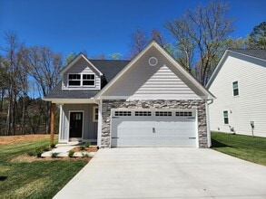 Building Photo - 234 Slade Ln